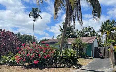 1521 NE 1st Ave Fort Lauderdale, FL 33304