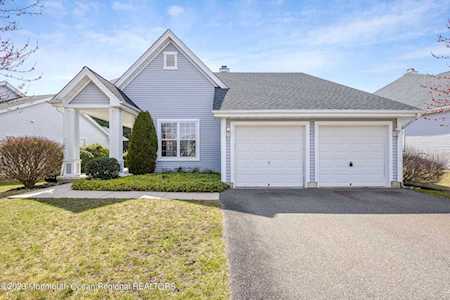 13 Shoal Dr Barnegat, NJ 08005