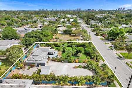 901 NE 34th Ct Oakland Park, FL 33334