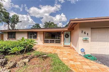 761 N Fig Tree Ln Plantation, FL 33317