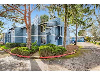2330 SE Brookwood AVE #221 Hillsboro, OR 97123