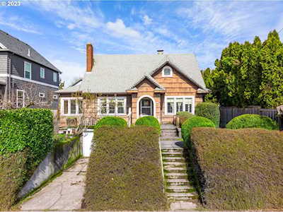 2425 SE Clinton ST Portland, OR 97202