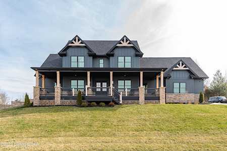 5513 Farmhouse Dr Crestwood, KY 40014