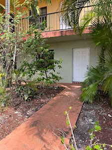 2720 NE 8th Ave #6 Wilton Manors, FL 33334