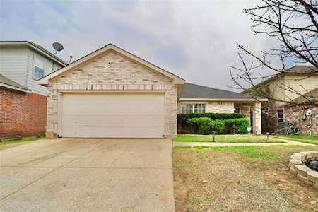 908 Cattail Drive Arlington, TX 76001