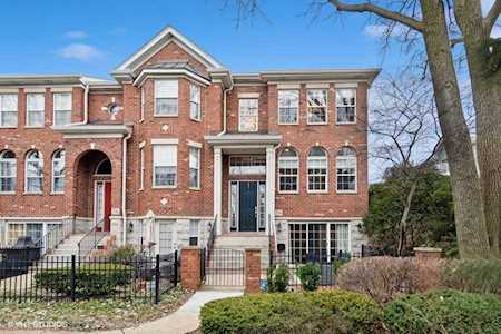 704 Prescott Ct Naperville, IL 60563