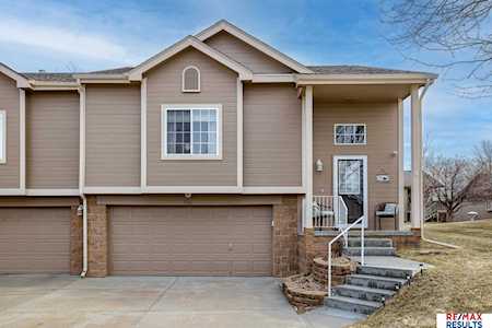 1106 Woodview Dr Papillion, NE 68046