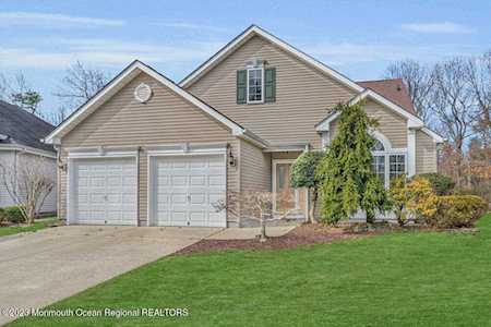 30 Shadow Creek Ct Jackson, NJ 08527