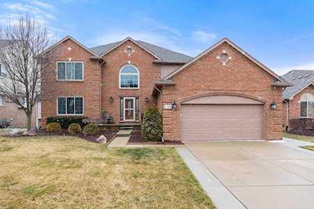 21393 Course Dr Macomb, MI 48042