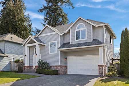 2015 NE 28th Place Renton, WA 98056