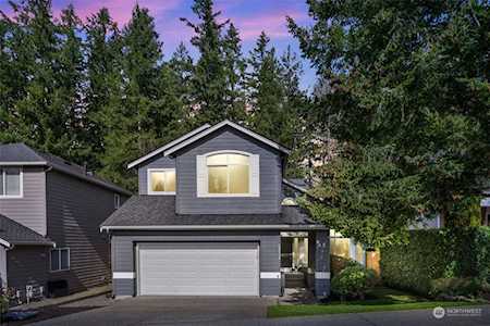 25014 SE 40th Dr Sammamish, WA 98029
