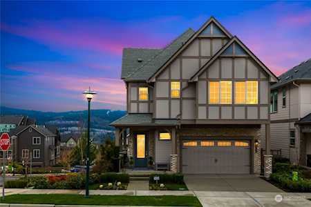 1027 Westridge Way NE Issaquah, WA 98029