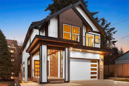 10336 Wallingford Ave N Seattle, WA 98133