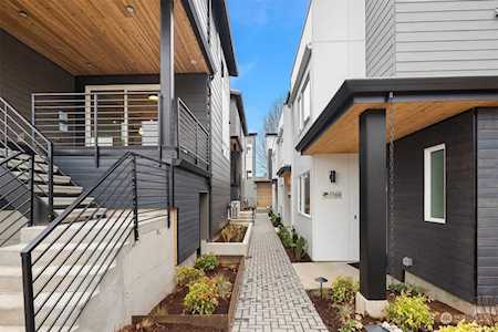 7146 44th Ave S Seattle, WA 98118