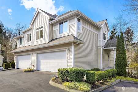 6641 SE Cougar Mountain Way Bellevue, WA 98006