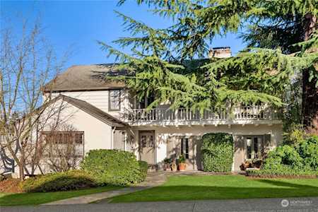 1524 Shenandoah Dr E Seattle, WA 98112