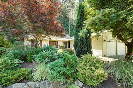17121 NE 28th Place Bellevue, WA 98008