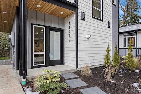 11912 NE 67th Place Kirkland, WA 98033