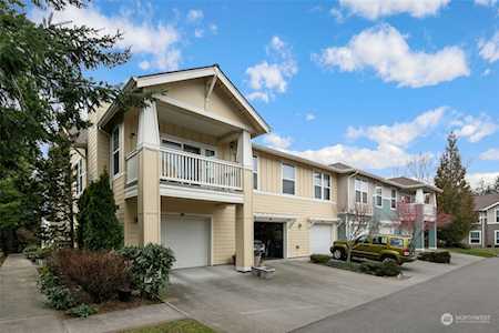 7715 Fairway Ave SE #102 Snoqualmie, WA 98065