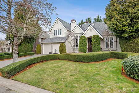 20636 NE 25th Ct Sammamish, WA 98074