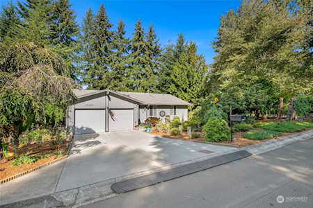 12116 NE 68th Place Kirkland, WA 98033