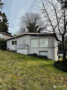10764 61st Ave S Seattle, WA 98178
