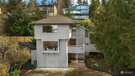 27024 8th Ave S Des Moines, WA 98198