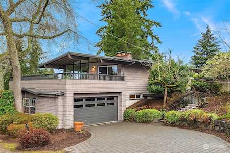 7058 82nd Ave SE Mercer Island, WA 98040
