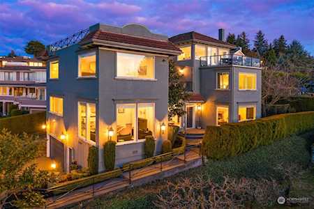5767 SW Orleans St Seattle, WA 98116