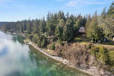 9560 Misery Point Rd NW Seabeck, WA 98380