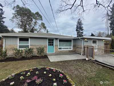 17238 11th Ave NE Shoreline, WA 98155