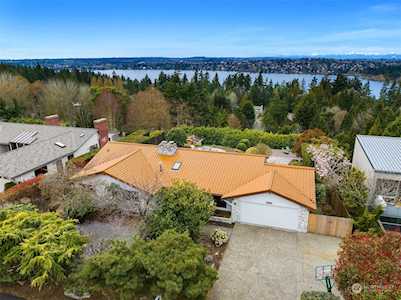 6409 82nd Ave SE Mercer Island, WA 98040