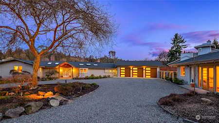 15400 Broom St NE Bainbridge Island, WA 98110