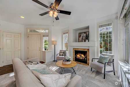 555 Anacortes Ct NE #101 Renton, WA 98059