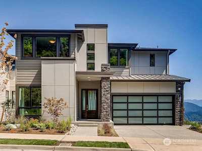 546 Glacier Peak Dr NW Issaquah, WA 98027