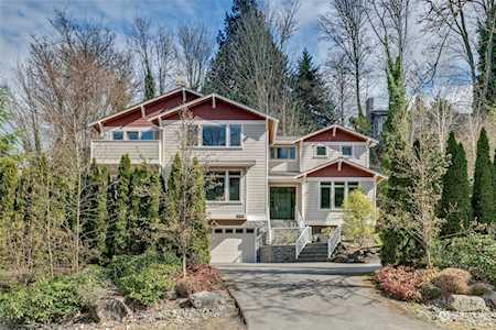 3710 Gallagher Hill Rd Mercer Island, WA 98040