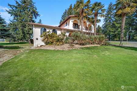 20603 Island Parkway E Lake Tapps, WA 98391