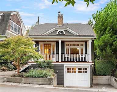 2426 Lorentz Place N Seattle, WA 98109
