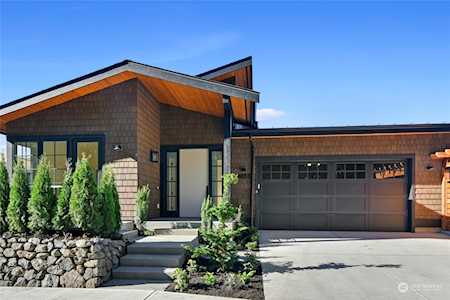 4833 Rosalind Rd NE Bainbridge Island, WA 98110