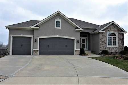 1027 SW Ayrshire Dr Lee's Summit, MO 64081