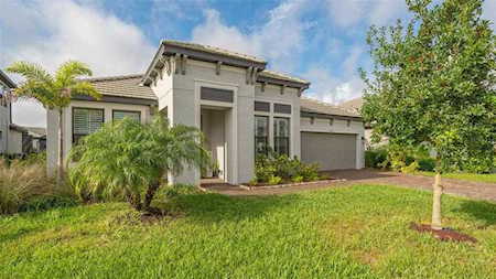 2024 Woodleaf Hammock Ct Lakewood Ranch, FL 34211