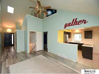 6223 Dorcas Plaza Omaha, NE 68106