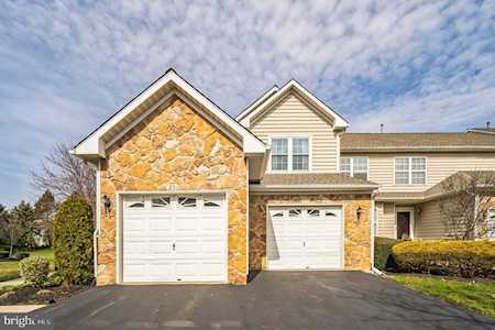 23 Palmer Dr Moorestown, NJ 08057