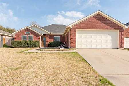 7212 Briarwyck Court Fort Worth, TX 76137