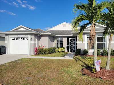 6642 Nuevo Lagos Fort Pierce, FL 34951