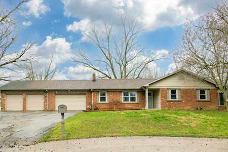 9572 Edgewater Ct Brownsburg, IN 46112