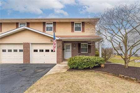2435 Lisa Ln Allentown, PA 18104