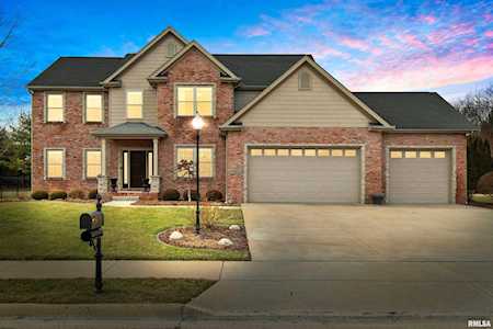 6815 N Greenwich Place Peoria, IL 61615