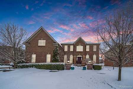50345 Langley Dr Novi, MI 48374