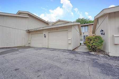 7112 Pebble Park Dr West Bloomfield Twp, MI 48322
